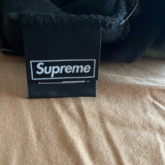 Supreme x Swarovski beanie - Picture 5 of 5